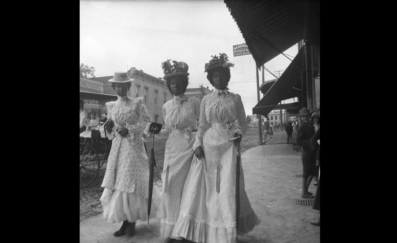 gabriele munter three women, marshall, texas, 1900