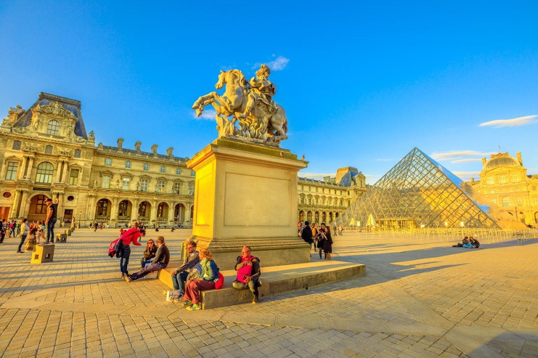 paris,,france, ,july,1,,2017:,lead,copy,of,bernini