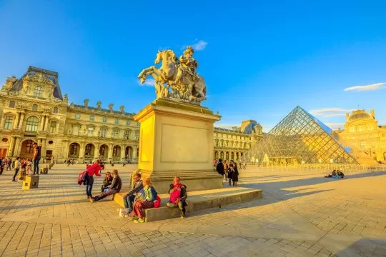 paris,,france, ,july,1,,2017:,lead,copy,of,bernini