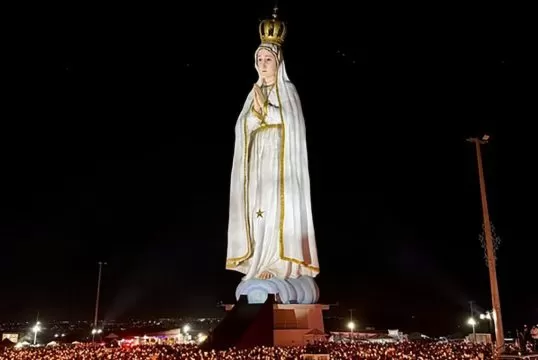 statuie fecioara maria, 2025, brazilia