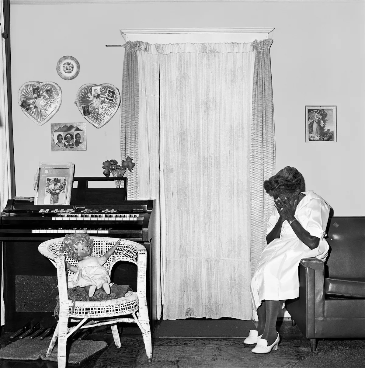 rosalind fox solomon, valentine boxes, chattanooga, 1976