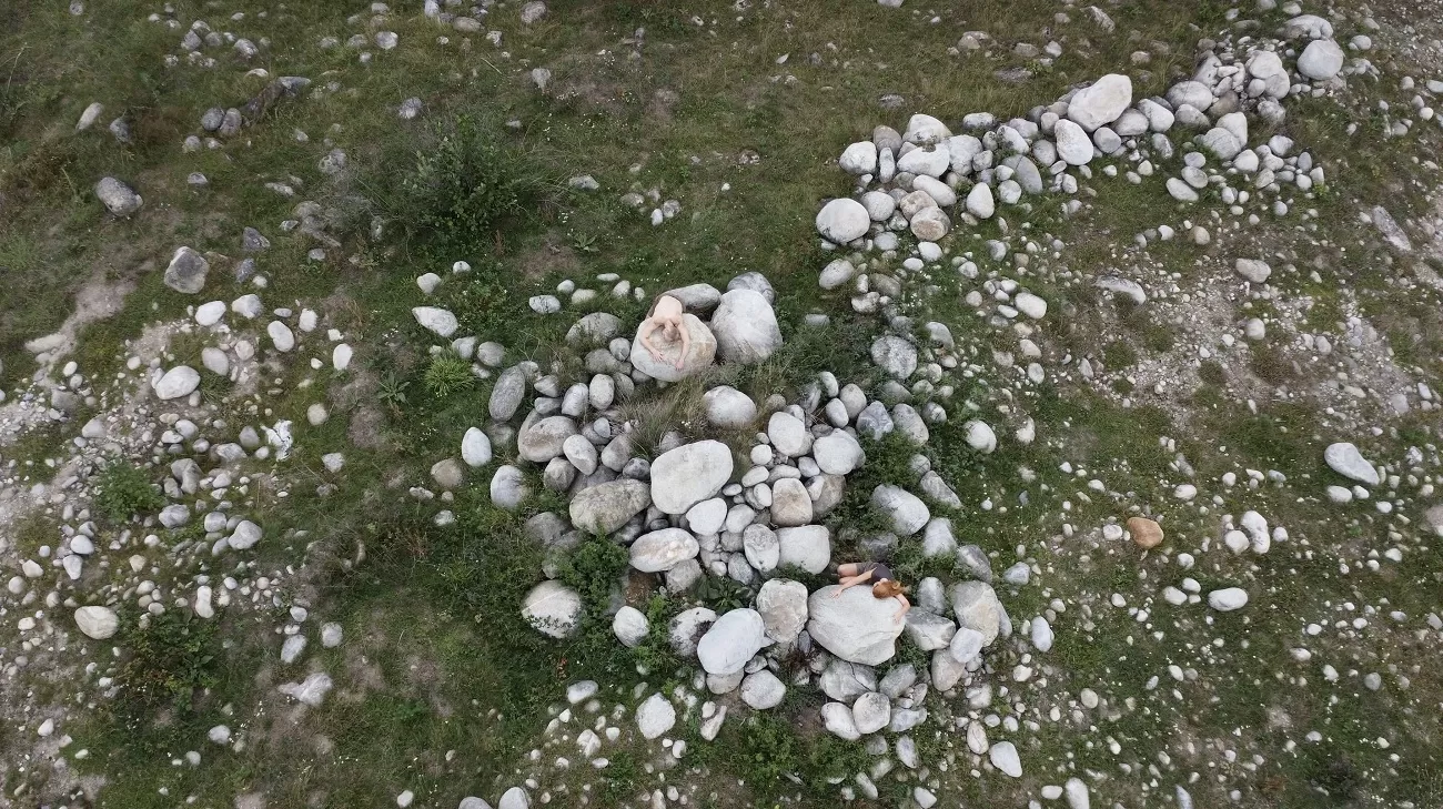 eu balaur bondoc, nona inescu