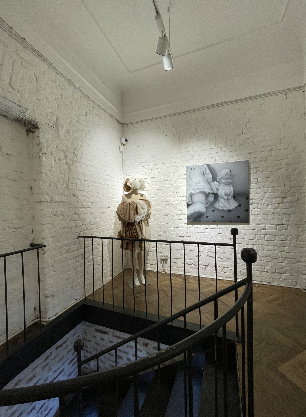 2 nothing belongs entirely, expo, unarte, scemtovici benowitz, curatorial