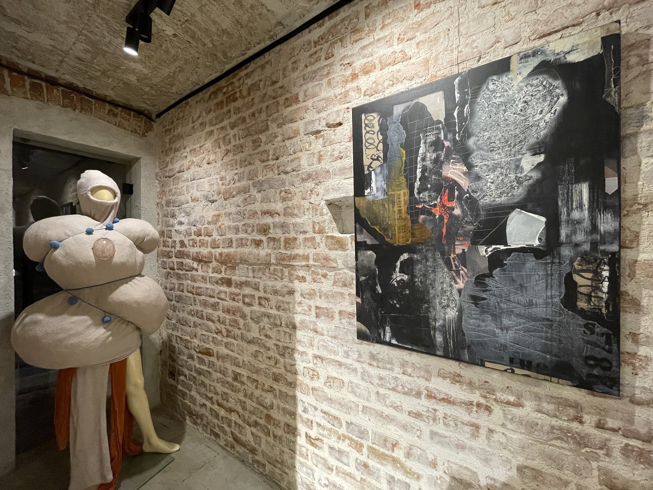 3 nothing belongs entirely, expo, unarte, scemtovici benowitz, curatorial