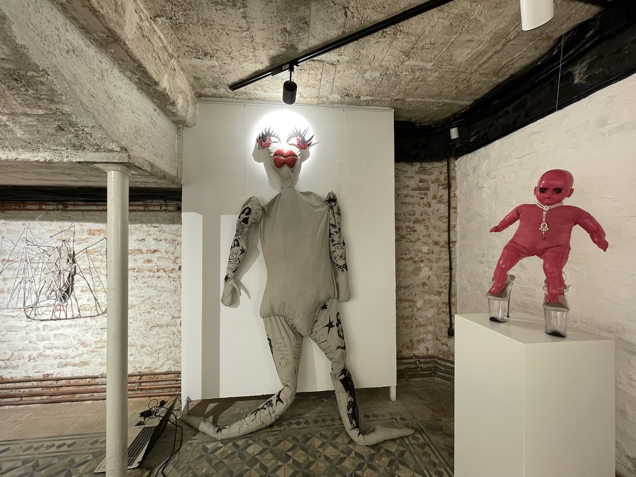 5 nothing belongs entirely, expo, unarte, scemtovici benowitz, curatorial