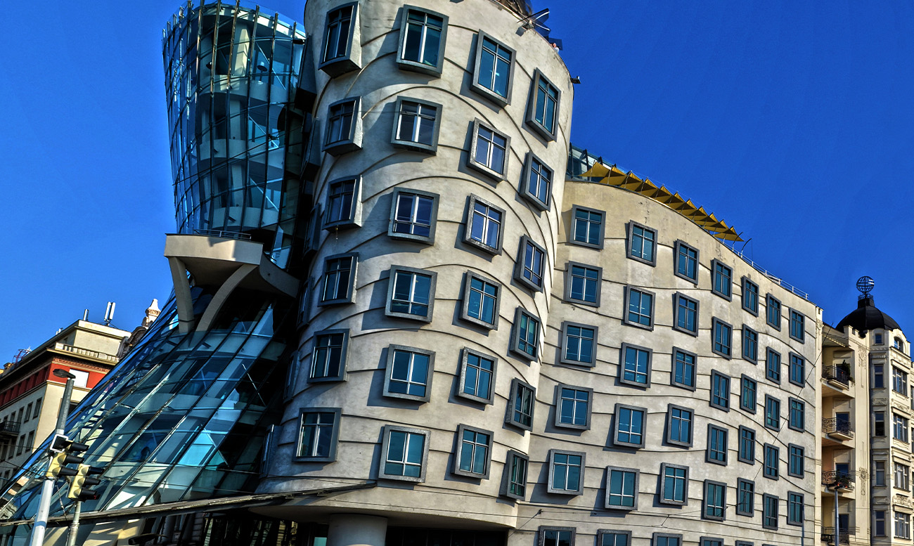 casa dansatoare, praga