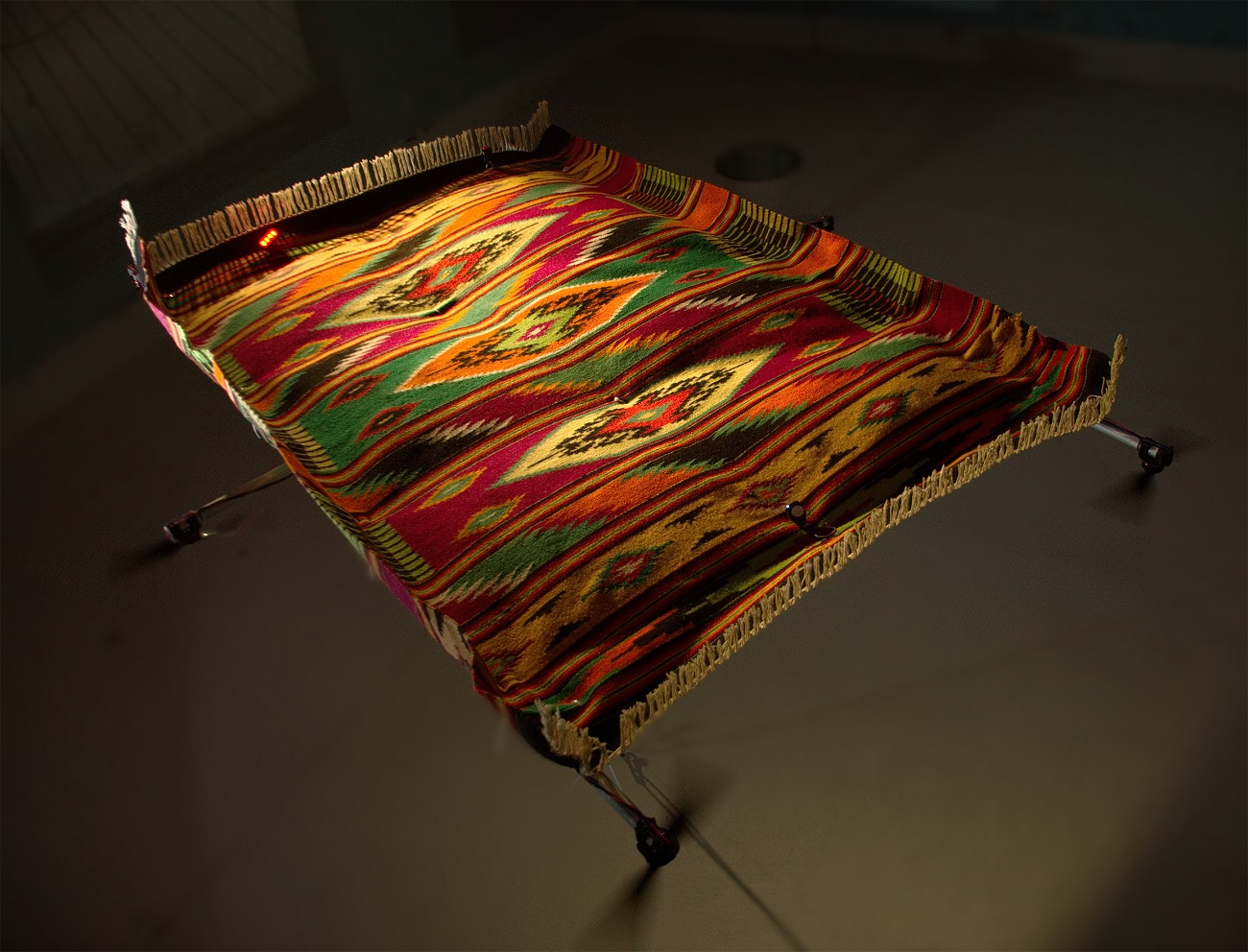 pavel brăila magic carpet drone, carpet, 2018, foto credit vadim hîncu