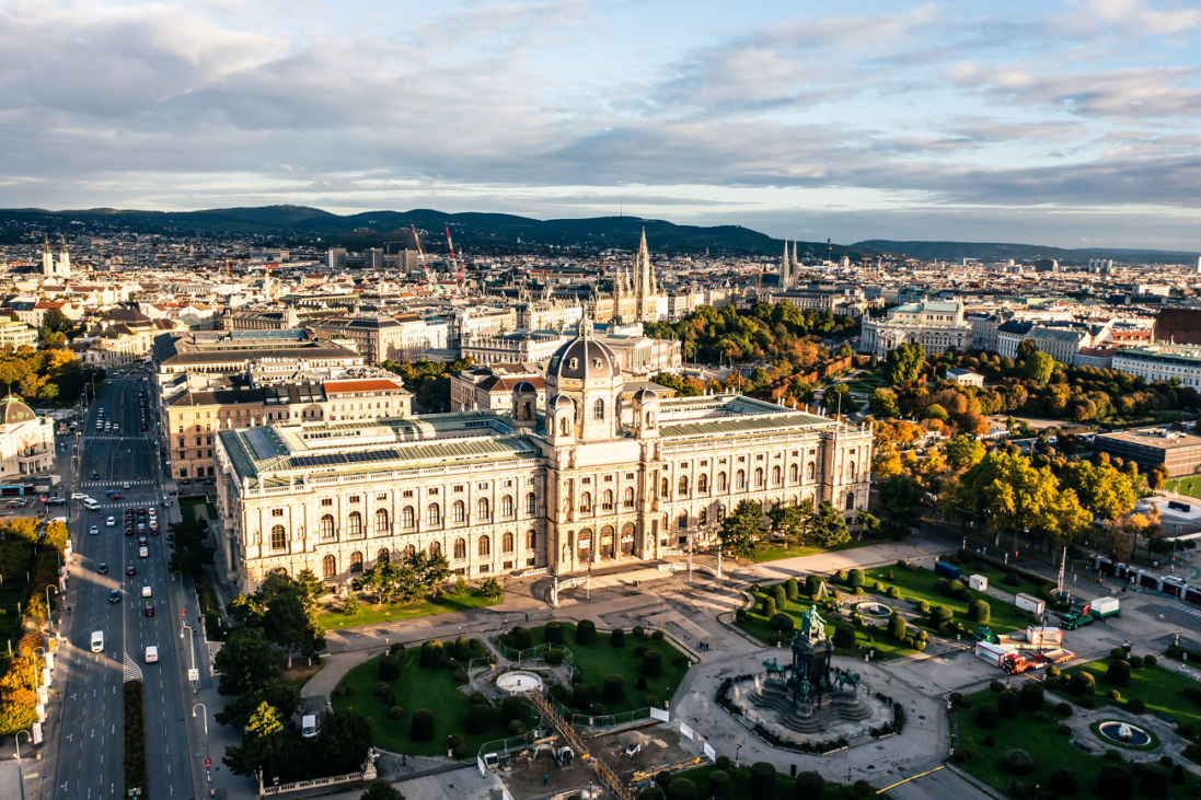 viena, shutterstock, curatorial