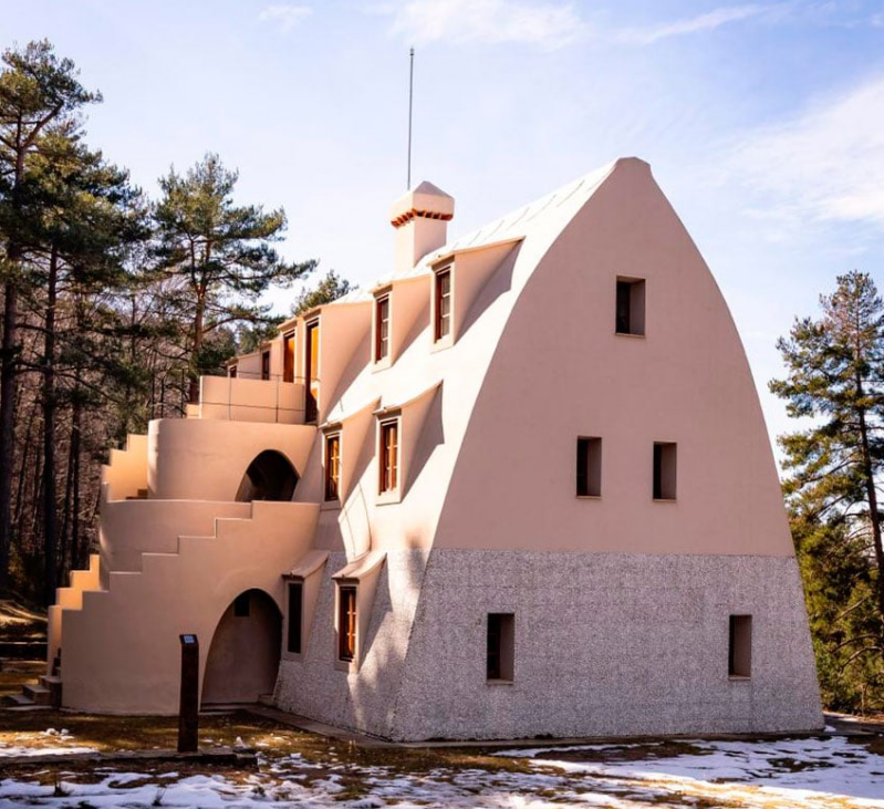 xalet del catllaràs, gaudi, guvernul cataloniei