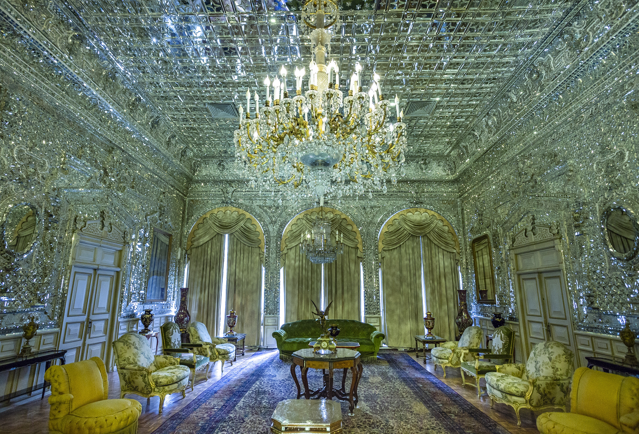 palatul golestan, teheran, iran, shutterstock, curatorial