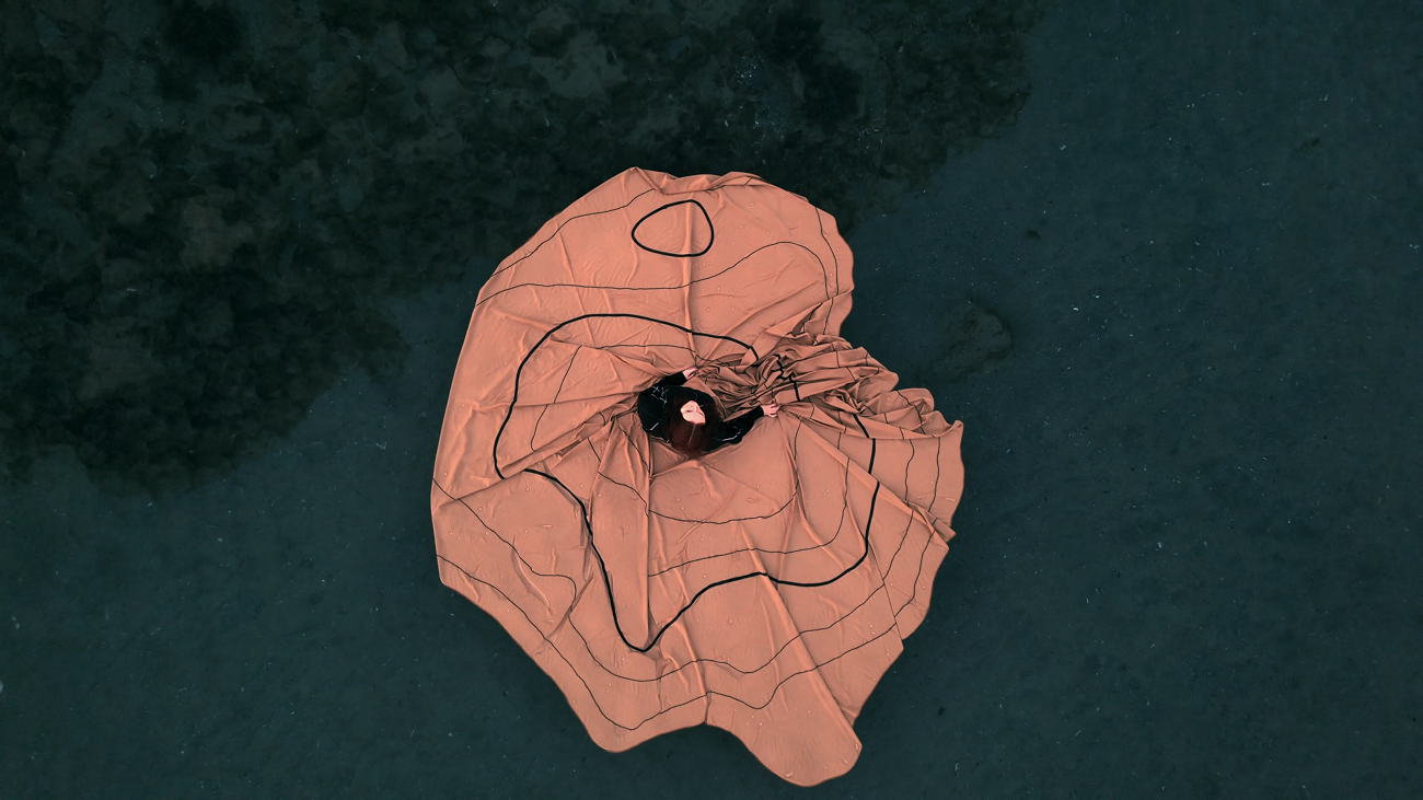 anca benera & arnold estefan how to mend a broken sea film still