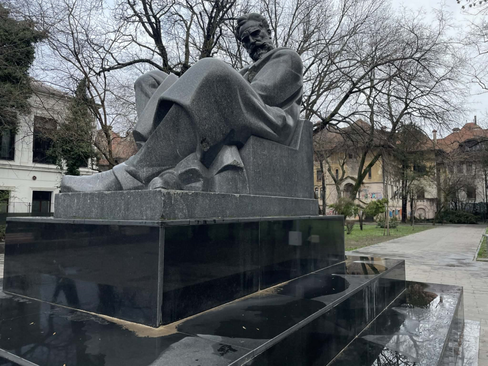 ion i.c. brătianu 1, curatorial