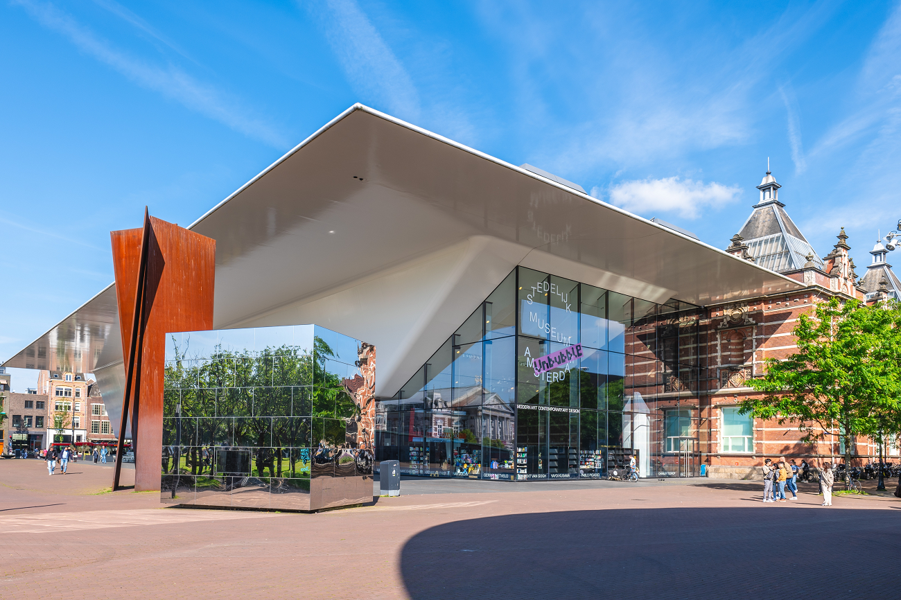stedelijk, amsterdam, shutterstock, curatorial