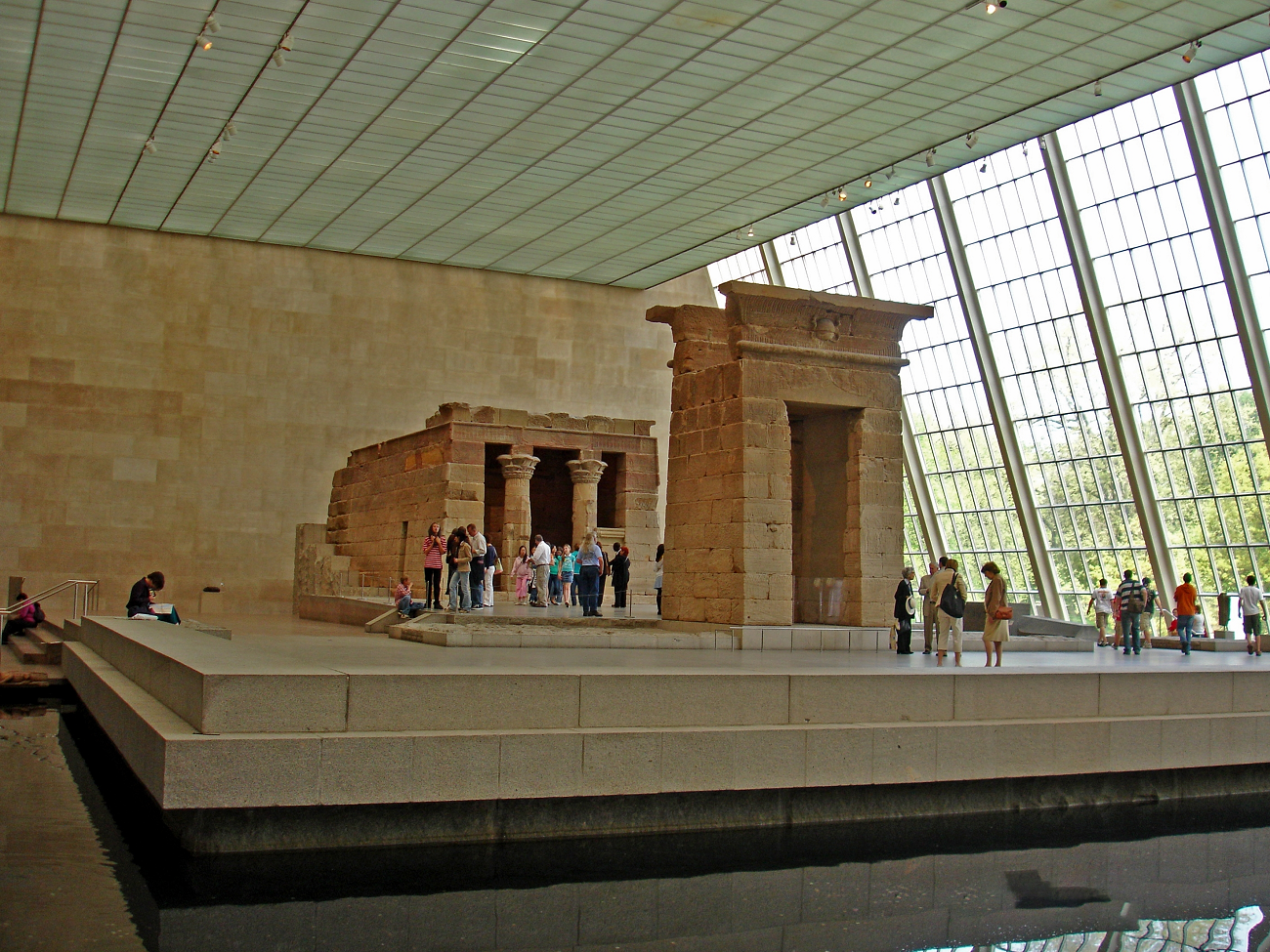 temple of dendur, met, shutterstock, curatorial