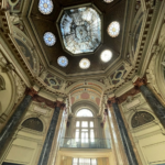 interior palatul dacia romania, curatorial