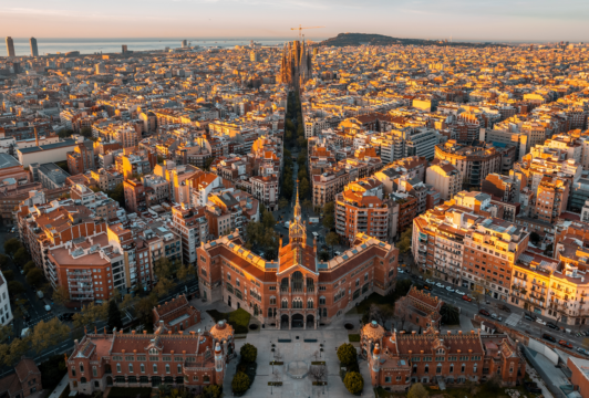 barcelona, shutterstock, curatorial