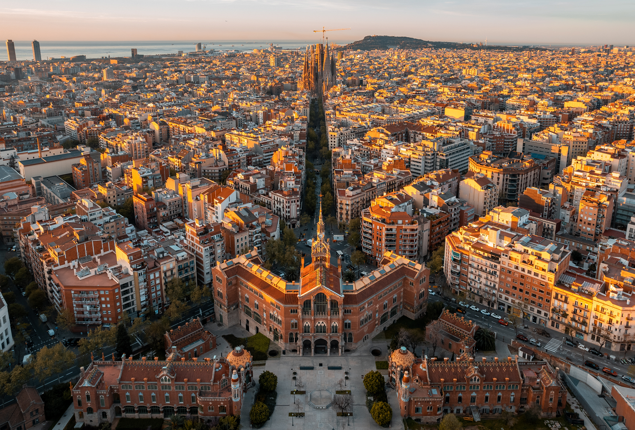 barcelona, shutterstock, curatorial