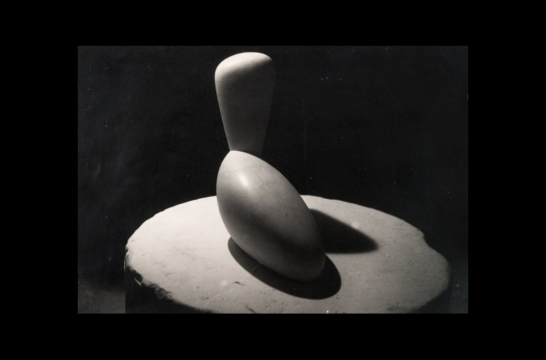 constantin brâncuși, léda, c. 1921, vintage gelatin silver print 19,3 x 22,5 cm, frame 41 x 45 x 3 cm, courtesy of grob gallery