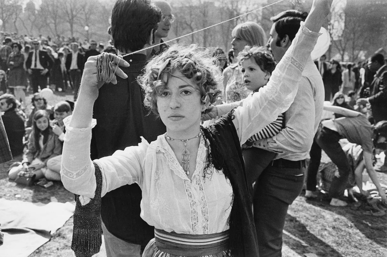 garry winogrand, untitled, 1970s, women are beautiful