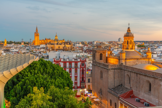 sevilia, shutterstock, curatorial