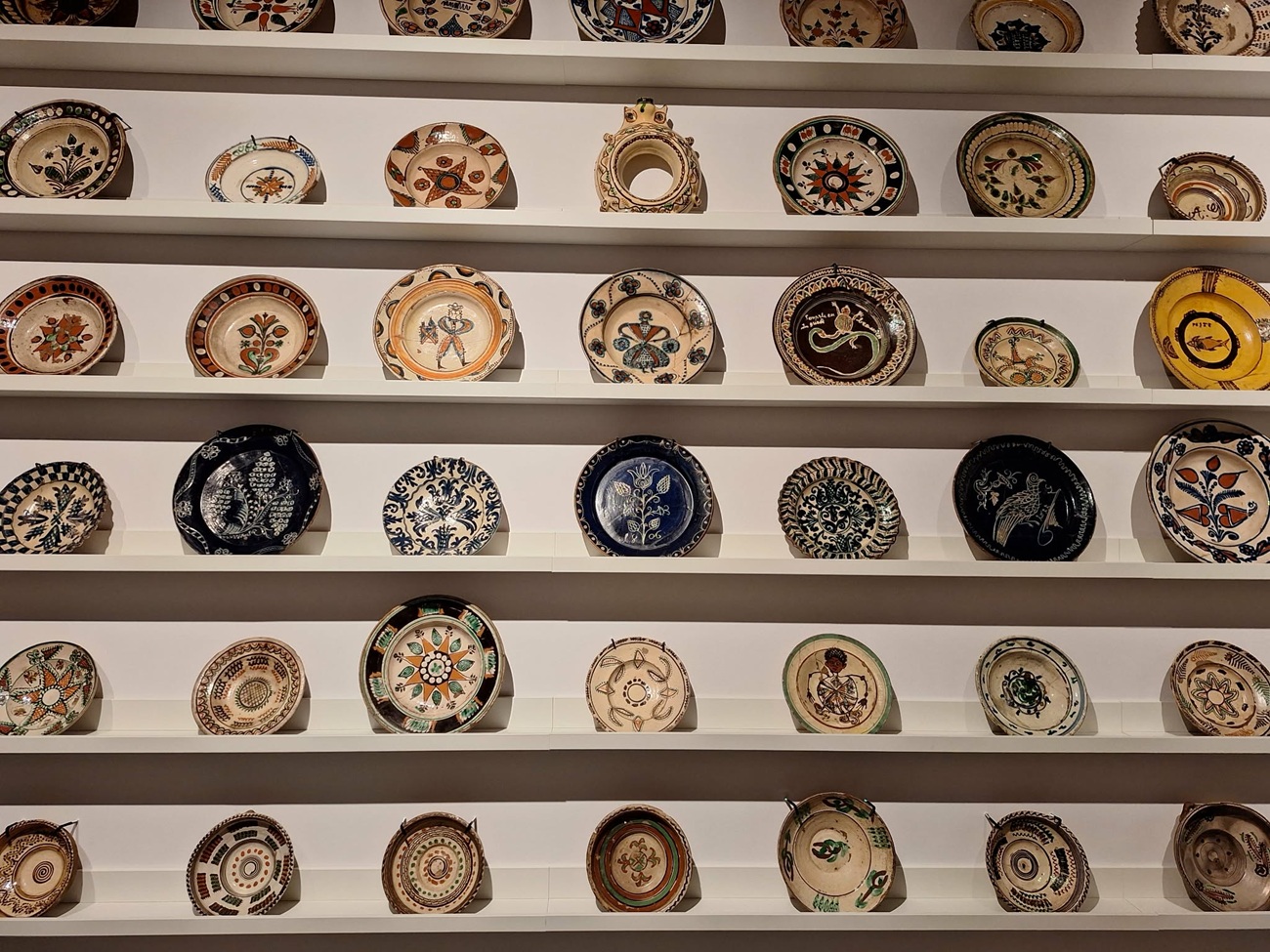 colectia slatineanu, curatorial