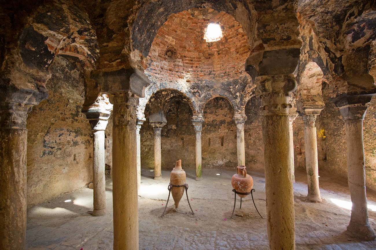 baile arabe, palma de mallorca, shutterstock, curatorial
