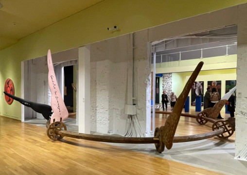 cruci îndoite. o retrospectivă victoria și marian zidaru 1 1, curatorial