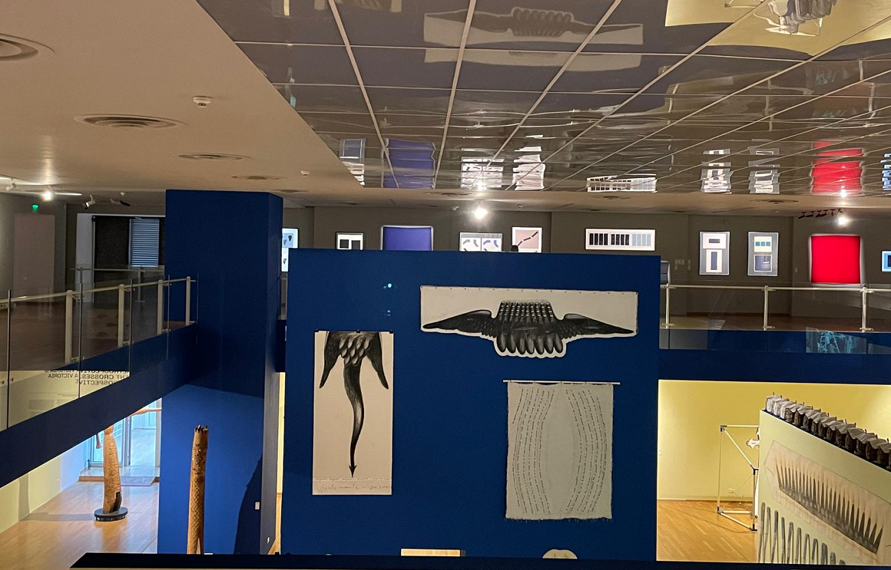 cruci îndoite. o retrospectivă victoria și marian zidaru, curatorial