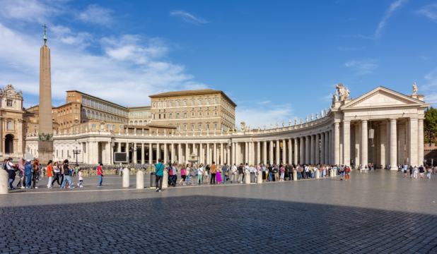 vatican, palatul apostolic, basilica sf petru, shutterstock, curatorial