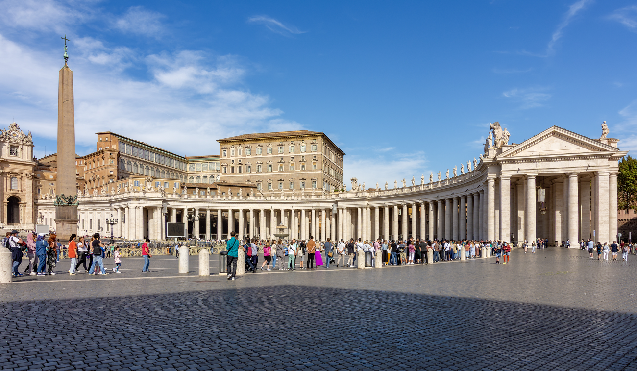 vatican, palatul apostolic, basilica sf petru, shutterstock, curatorial