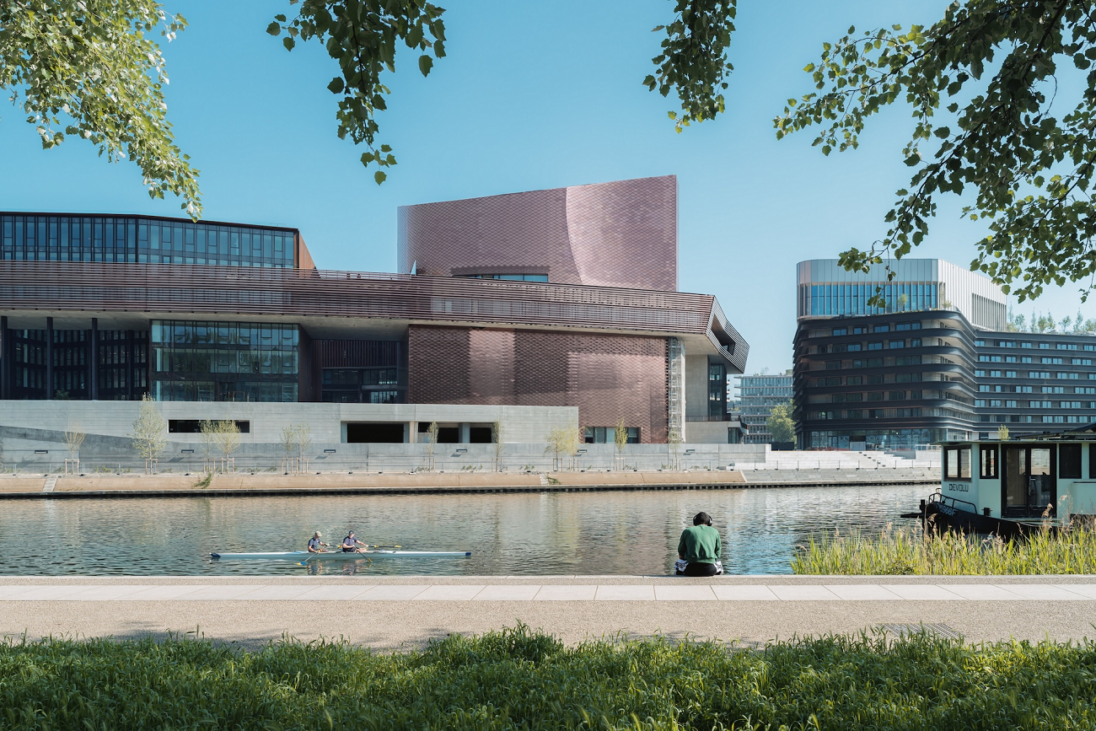 le large – centre d’art de la pointe des arts – Île seguin, paris
