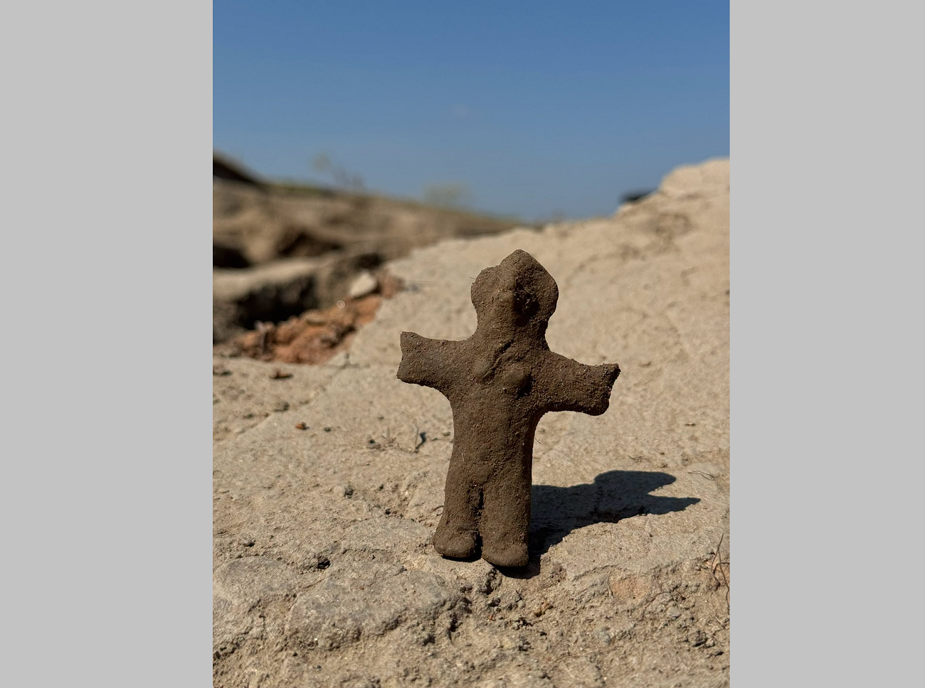 figurina antropomorfa, sit glina balaceanca, mmb