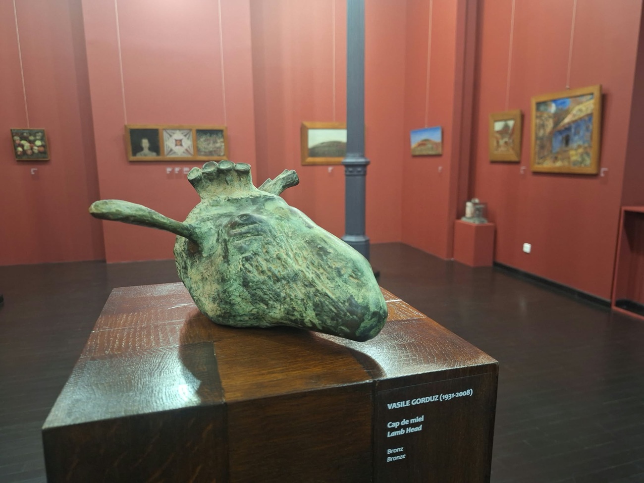 de garda9, curatorial