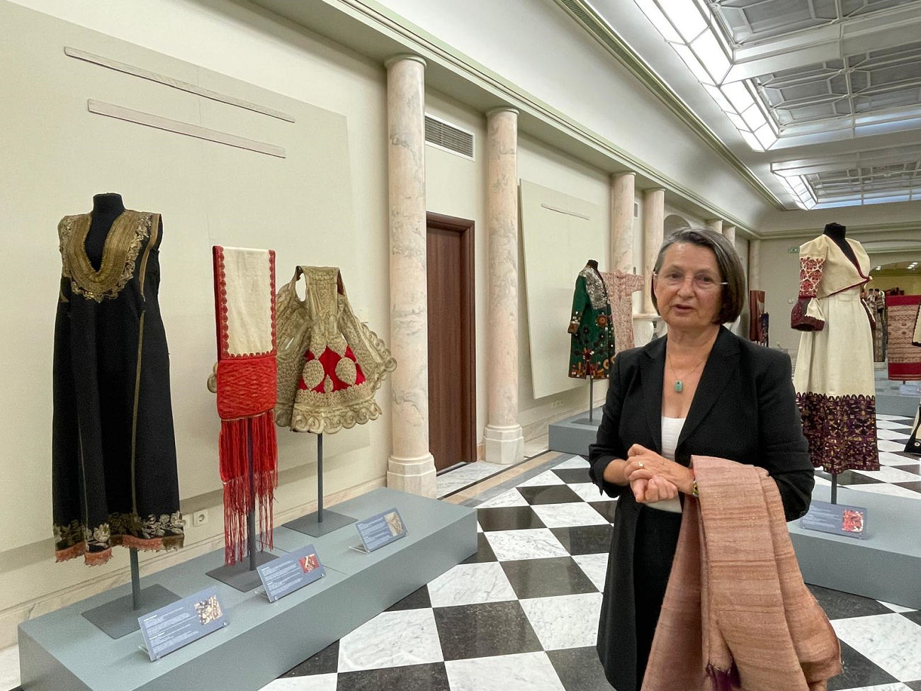 florica zaharia, muzeul textilelor, curatorial (1)