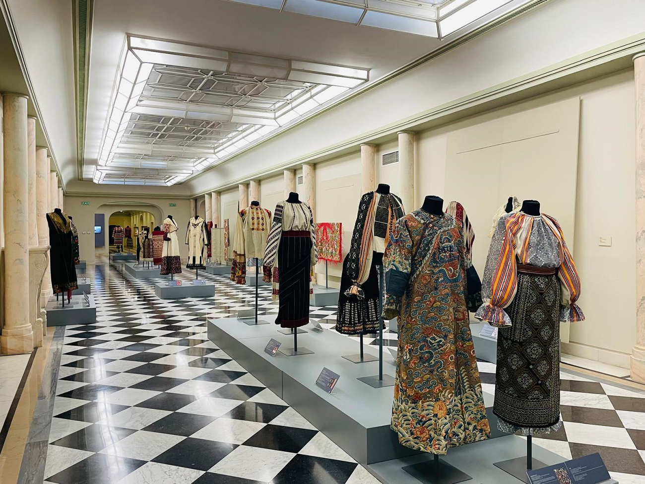 muzeul textilelor, met, mnar, curatorial (1)