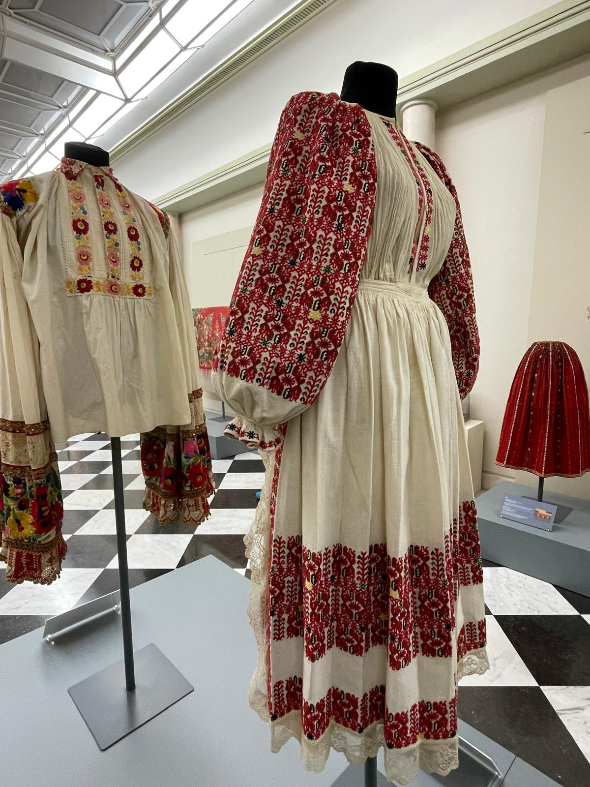 muzeul textilelor, met, mnar, curatorial 2