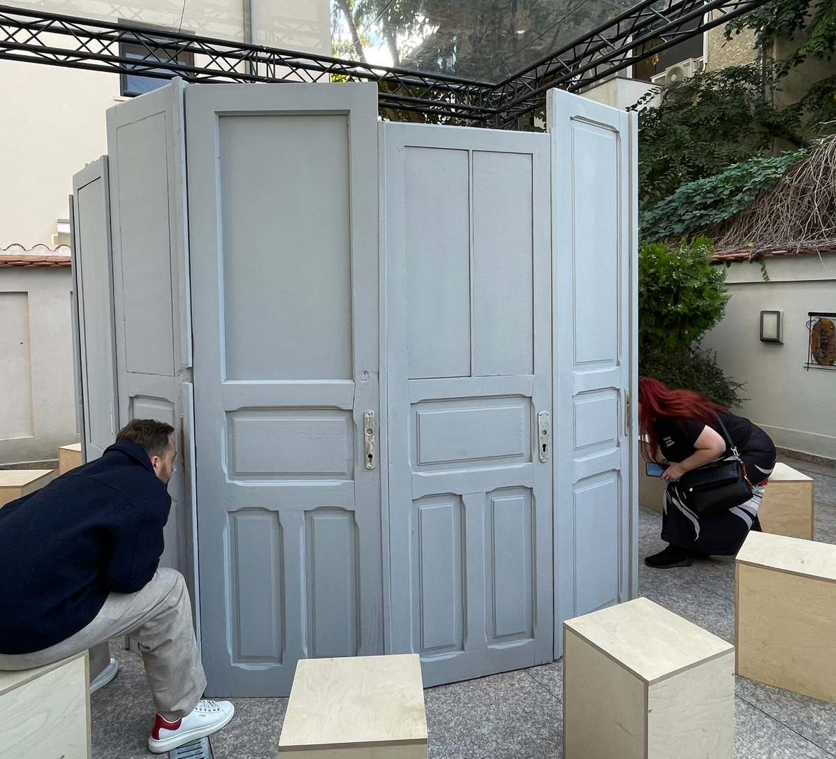 alex galmeanu, and portraits, instalatie, curatorial 1