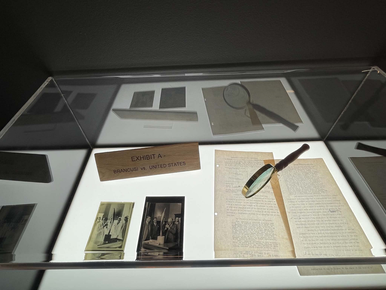 aurelia mihai, cercetare artistica, mare, curatorial