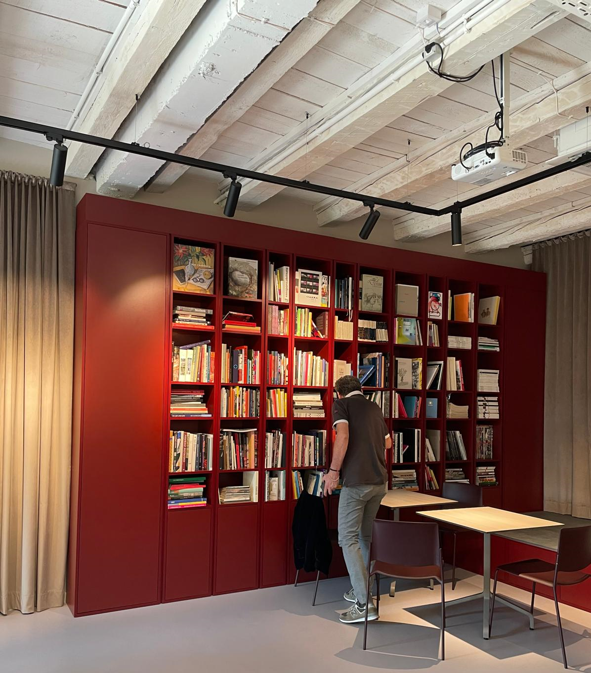 fundația art encounters, biblioteca, curatorial