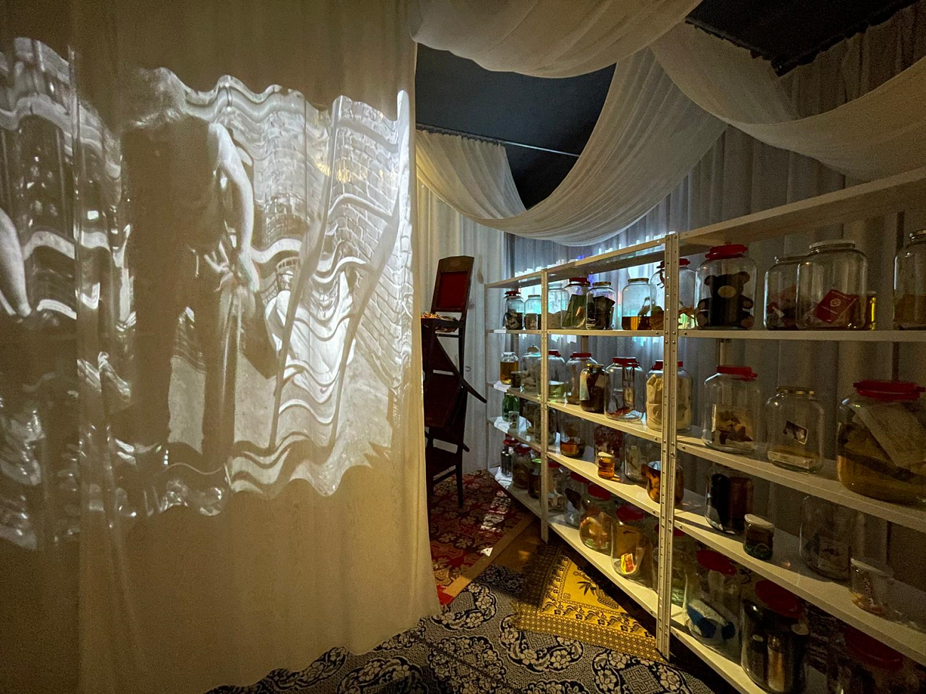 hoarding, sac berthelot, curatorial 4