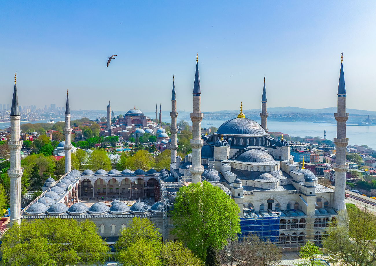 moscheea albastra, istanbul, shutterstock, curatorial