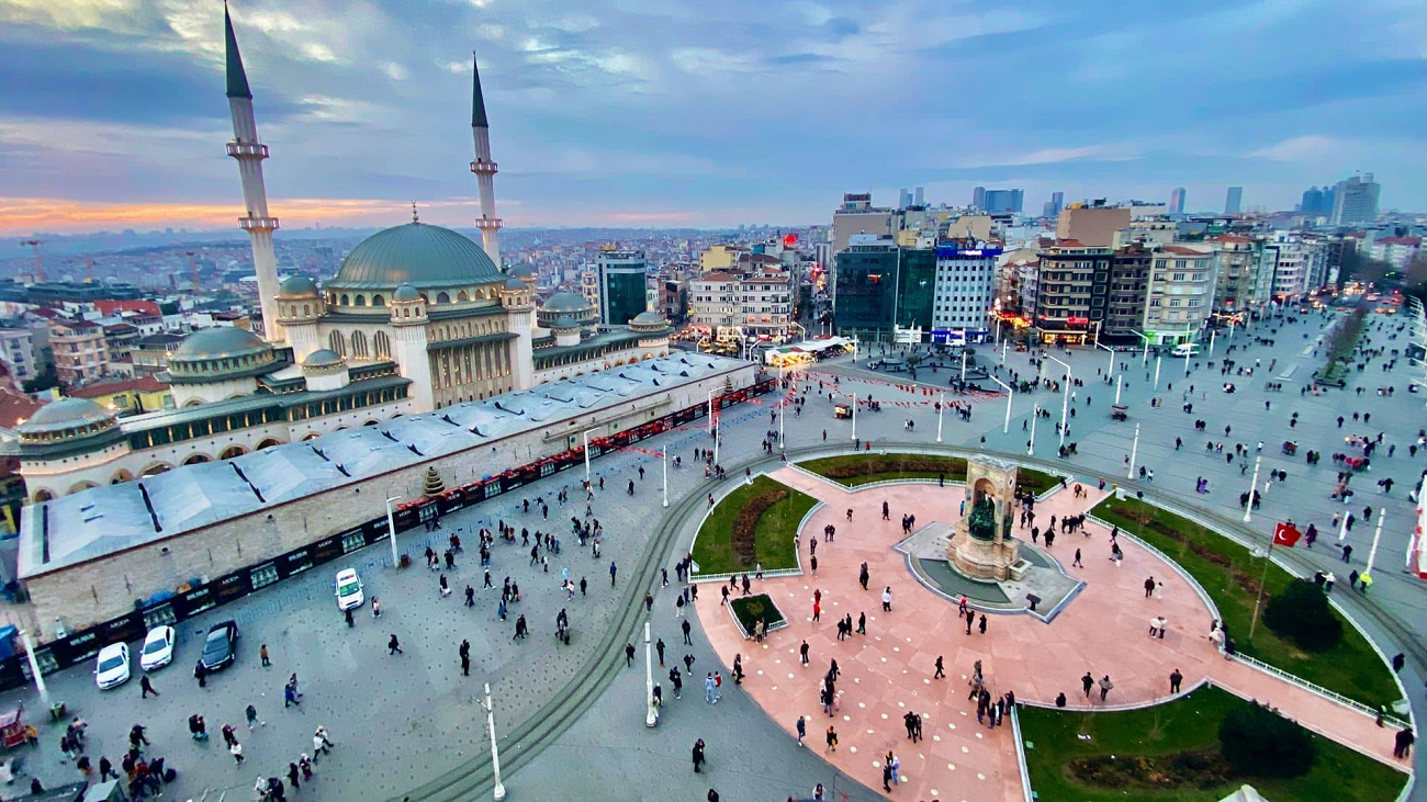 piața taksim și bulevardul istiklal, istanbul