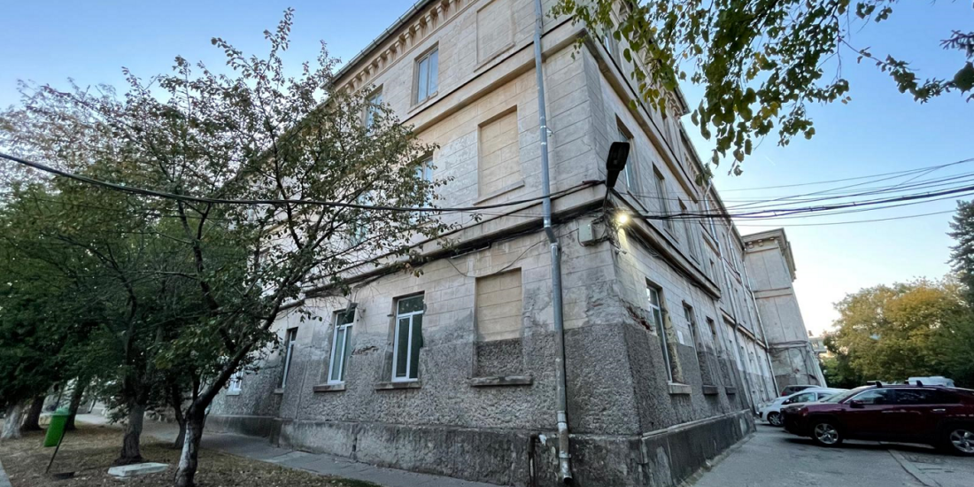 Malmaison, de la închisoare secretă la refugiu pentru artă: O clădire cu trecut traumatic, renăscută prin speranță