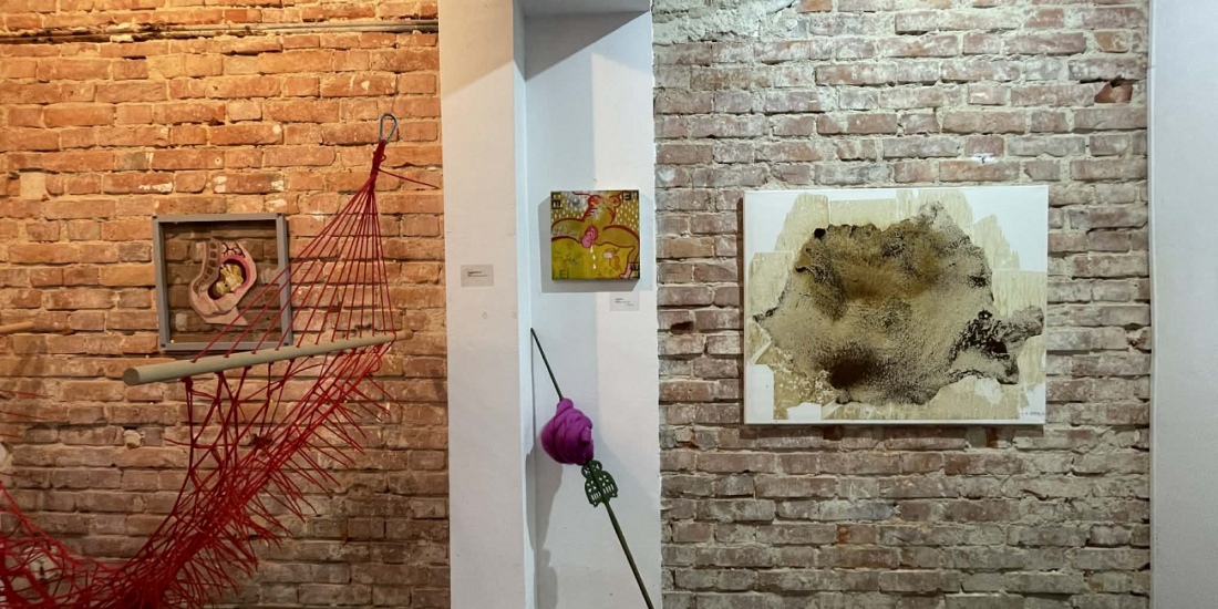 Mecanismele culturii de consum și testele nucleare, în viziunea a cinci artiste